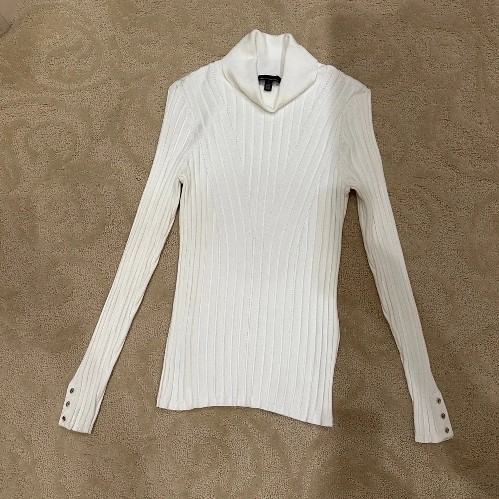 White House Black Market womens sweater - Picture 2 of 3